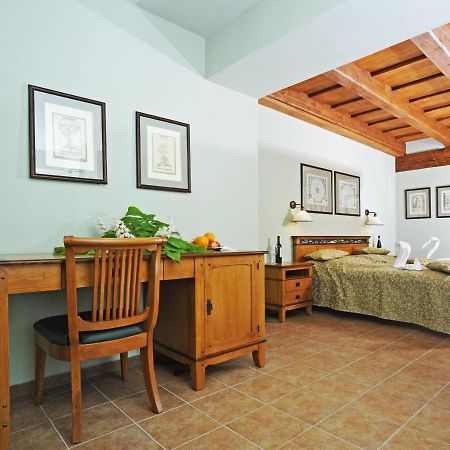 Hotel Kristin Hradek 데친 외부 사진